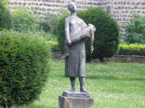 Monument Mother Mourning Sculpture