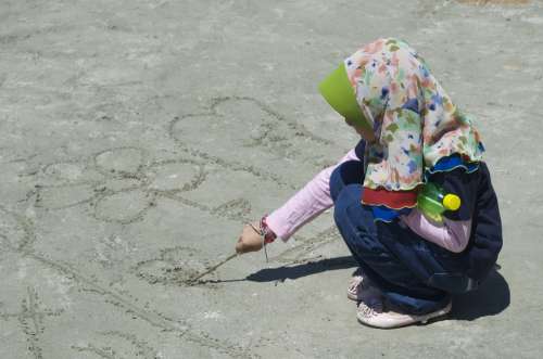 Muslim Girl Seaside Sand Play Leisure Holiday