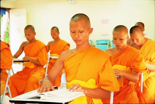 Novices Buddhist Learn Wat Phra Dhammakaya Temple