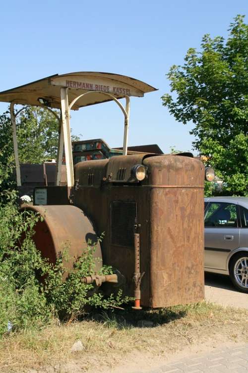 Oldtimer Auto Automobile Steam Roller Rusted Rust