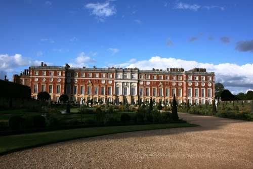 Palace Hampton Court England Blue Sky Uk