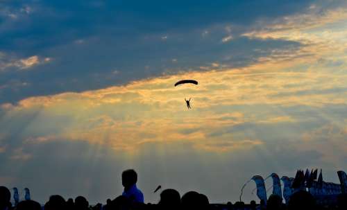 Parachuting Paragliding Parachute Sports Thrilling