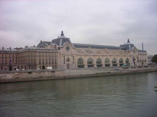 Paris Museum Orsay Seine