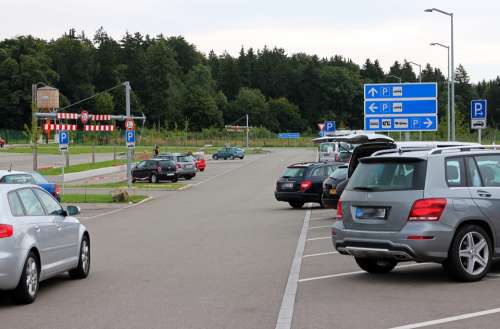 Park Parking Park Strip Pkw Note Shield Traffic