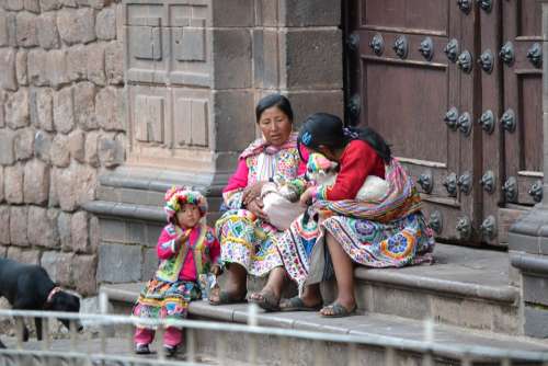 Peru Colorful Women