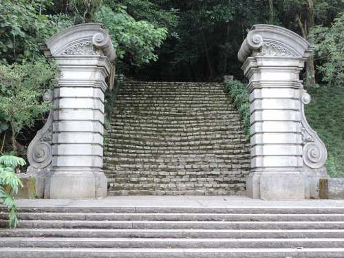 Portal Stone Ladder Columns