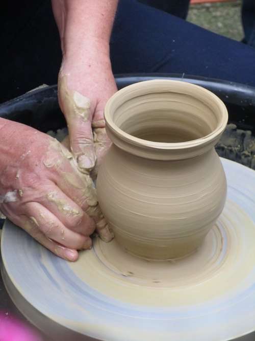 Pottery Potter'S Wheel Crock