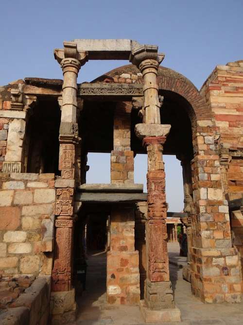 Qutab Complex Pillars Carved Stonework