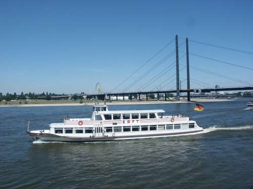 Rhine River Ship Amusement Ship Suspension Bridge