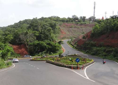 Road Intersection Traffic Island Hill Road Goa