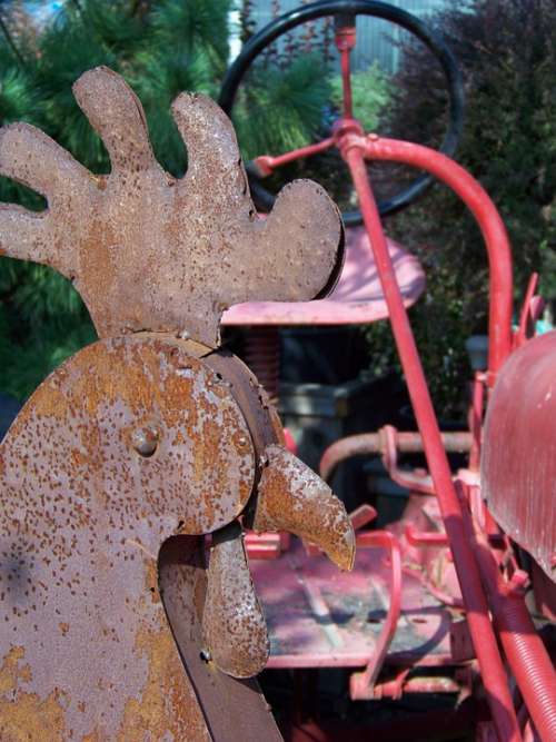 Rust Metal Iron Old Rooster Farm Rustic Tractor
