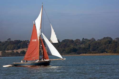 Sailboat Rigging Wooden Single Mast Sails Red