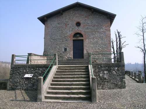 Santuario Della Rocchetta Church Sanctuary