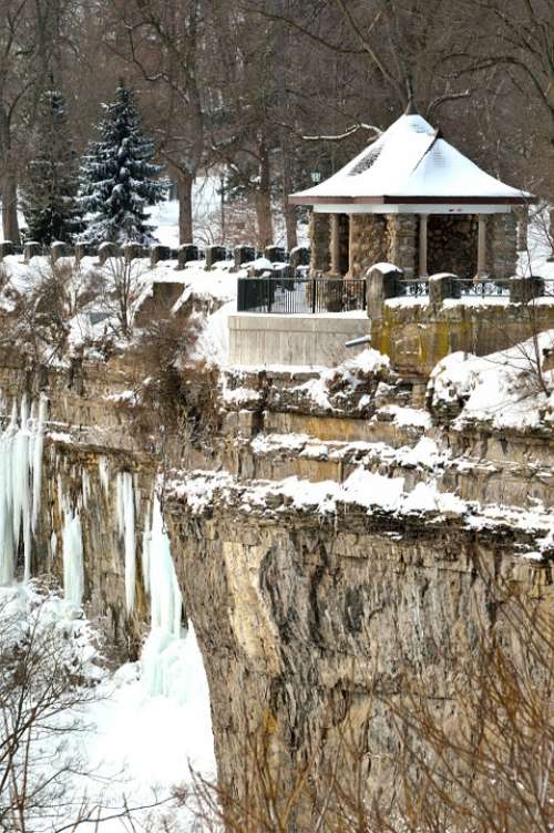 Scenic Lookout Building Niagara Falls Winter Snow