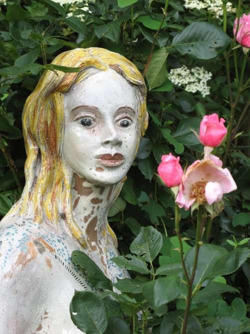 Sculpture Decay Art Garden Rose Lapsed