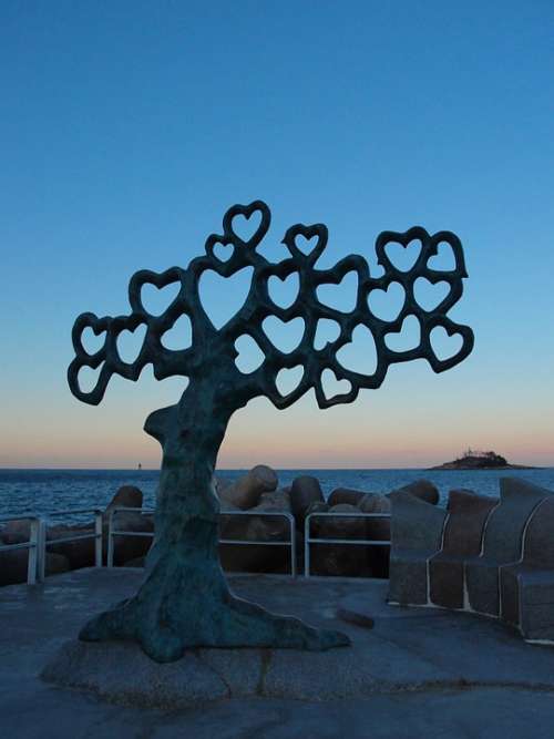 Sea Glow Sculpture Hart Sunset