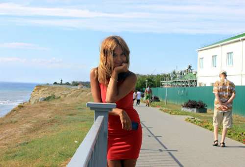 Sea Visoky Bereg Girl Red Dress