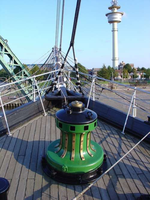 Seute Dahir Bremerhaven Maritime Museum Capstan