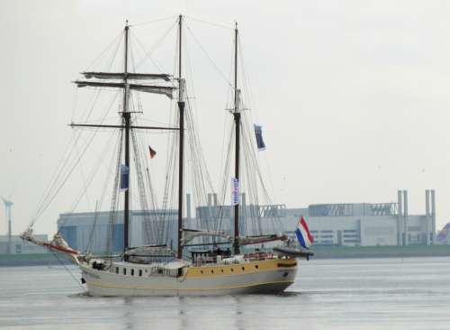 Ship Sailing Vessel Old New Hamburg Elbe