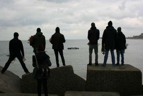 Silhouettes People Scheveningen Flowers Memorial