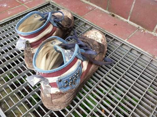 Sneakers Dirt Old Dirty Shoes Hurricane Mush