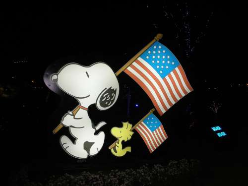 Snoopy Woodstock American Flag Patriotic Patriotism