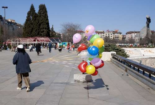 Sofia Balloons Wind Balloon Road