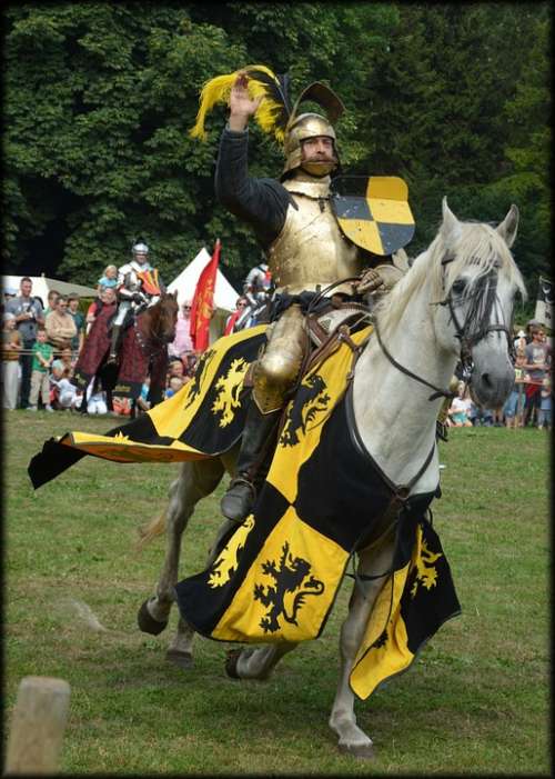 Spectacular Knight Knights Horses Lances
