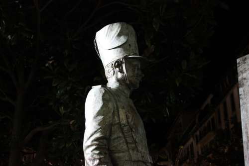 Statue Soldier Plaza Sculpture Face