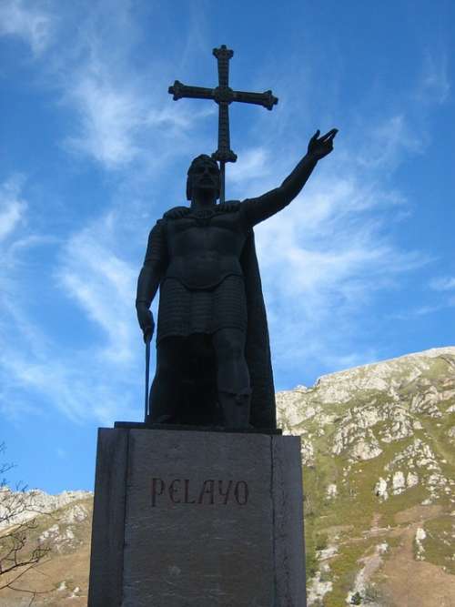 Statue Covadonga Pelayo