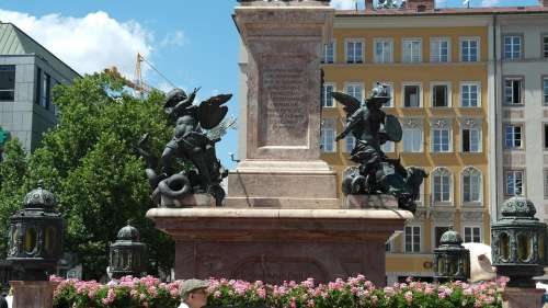 Statue Of Mary Marienplatz Munich Architecture