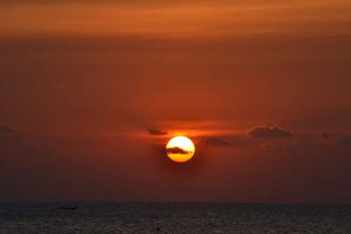 Sunset Sun Glowing Fireball Romance Ocean