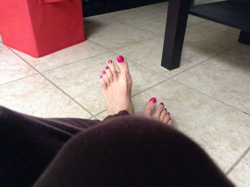 Toe Nails Foot Girl Barefoot Female