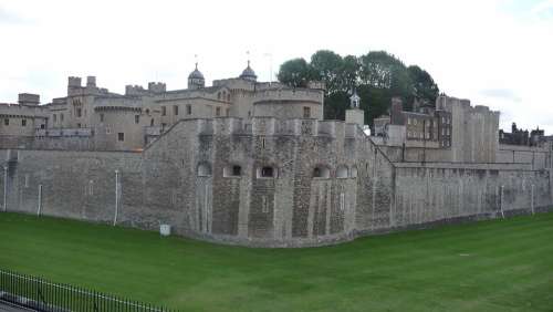 Tower Of London Tower London Moat Architecture