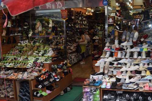 Traditional Market Shoes Shopping Center Slippers