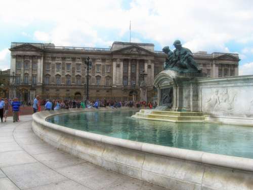 Tub Water Building Buckingham Palace London