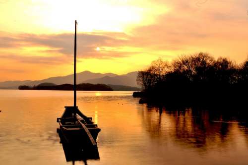 Two Water Head Yangpyeong River Lake Boat Sunset