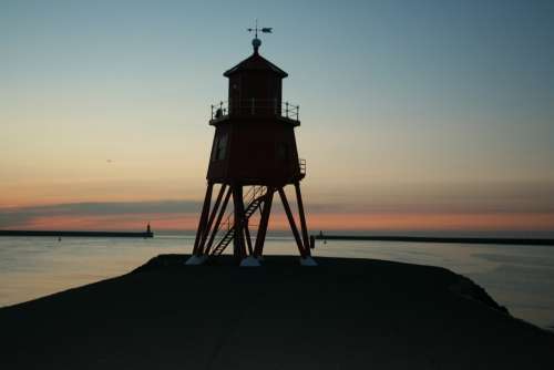 Tyne Sunrise South Shields Pier Groyne Lighthouse