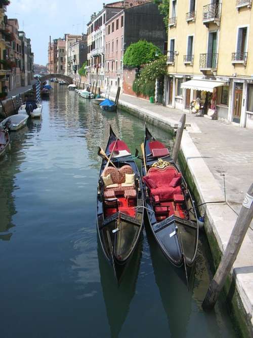 Venice Spring Sewer Ship
