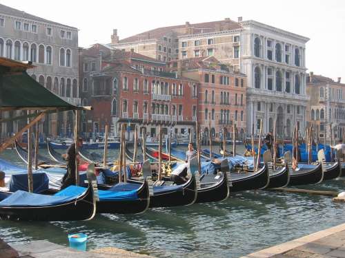 Venice Gondolas Lagoon Italy Water Boats Bowever