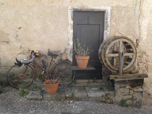 Village Medieval Artist Bike
