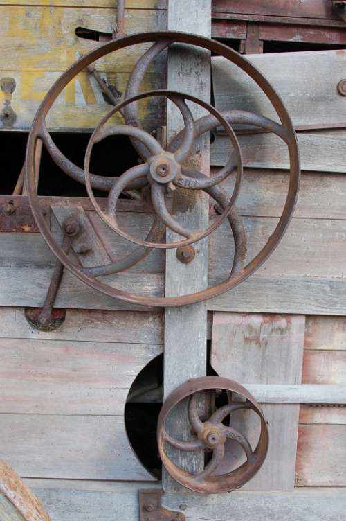 Wagon Wheel Antique Vintage Gear Cog