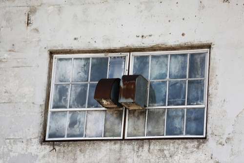 Wall Windows Ventilation Quebec Damaged