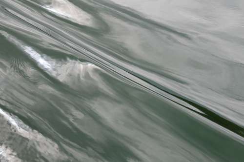 Water Mirroring Green Speed Movement