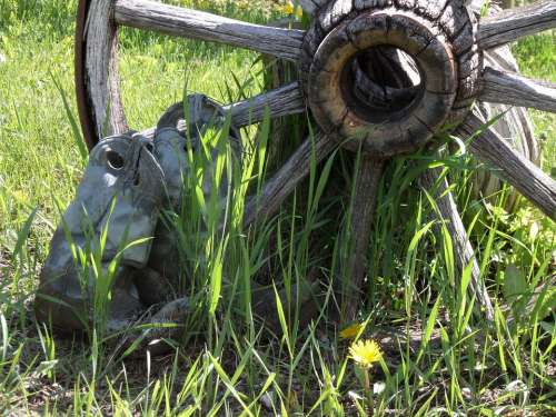Wheel Wagon Wheel Old Spokes Wooden Wheel Boots