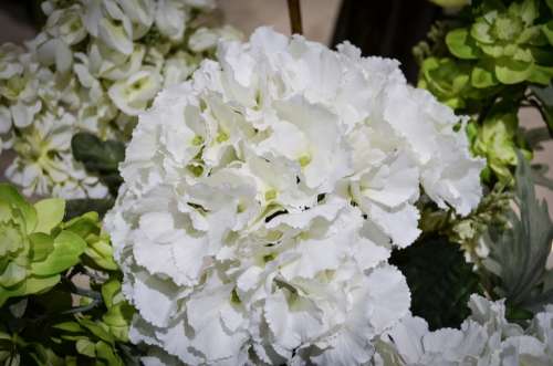 White Flowers Bouquet Decoration