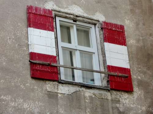 Window Shutter Red Hauswand
