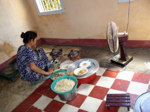 Woman Poor Cooking Kitchen Hot Heat Home Meal