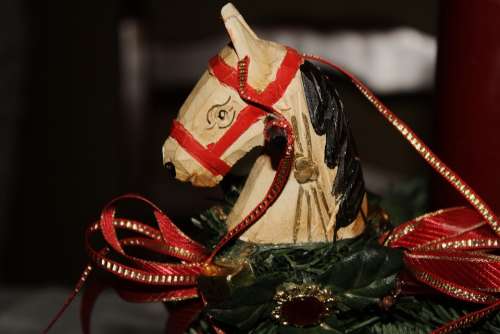 Wooden Toys Horse Advent Wreath Advent
