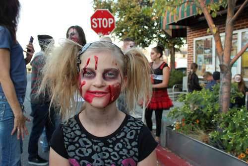 Zombie Halloween Face Girl Make-Up Young Cute